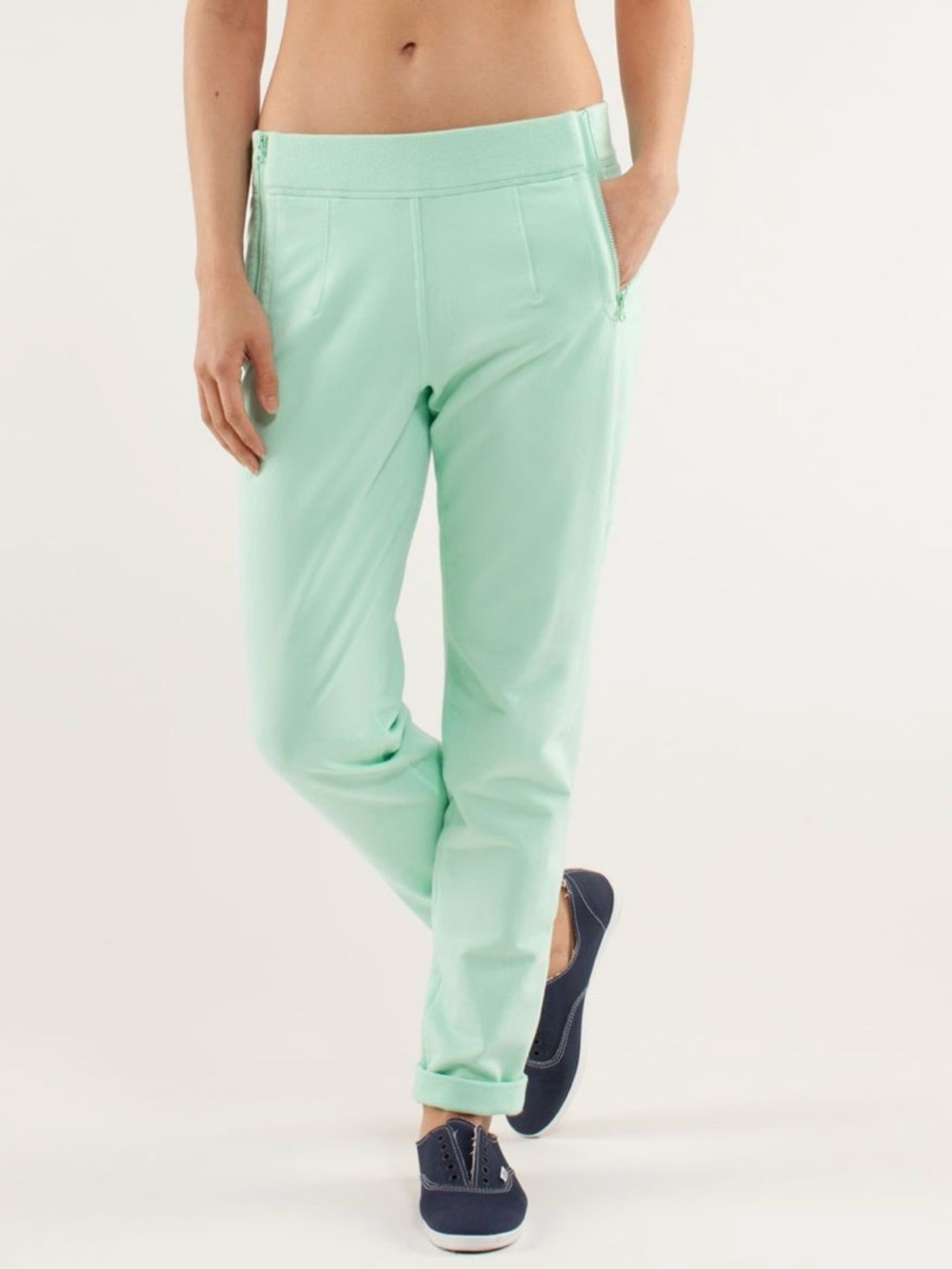 Lululemon Rejuvenate Sweat Pant Size 6